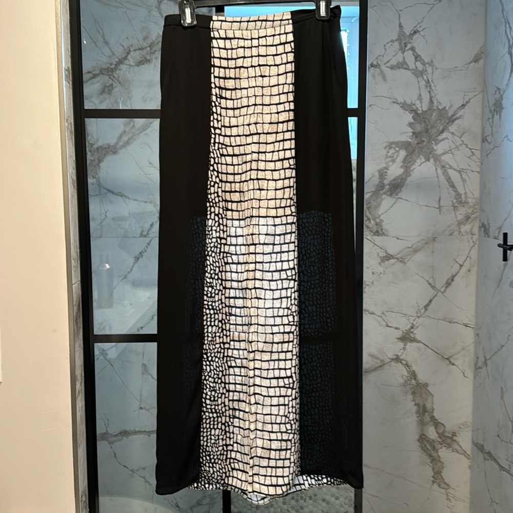 BCBG high waisted long maxi skirt size XS